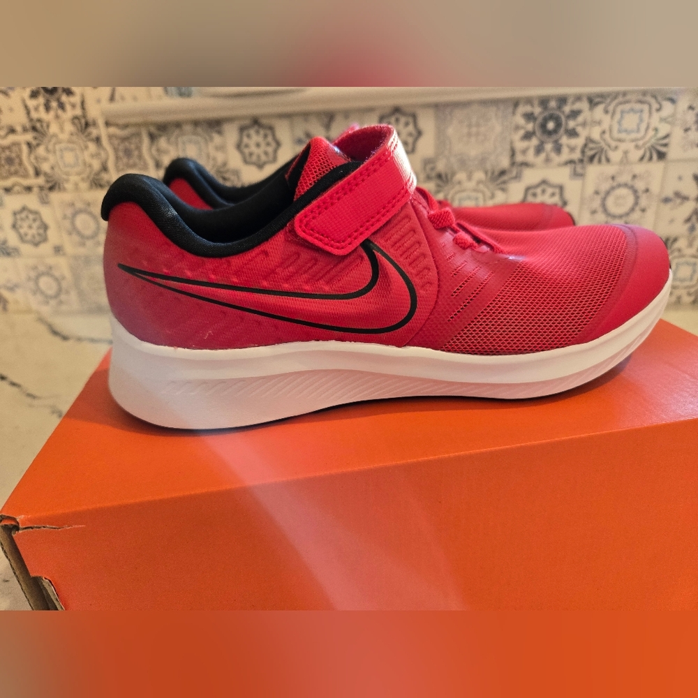 Nike Kids Red Star Runner 2 Athletic Shoes